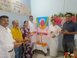 सपना दीदी के सानिध्य में बालाजीपुरम प्रजापिता ब्रह्माकुमारी ईश्वर विश्वविद्यालय में दादी प्रकाशमणि की 18 पुण्यतिथि पर रक्तदान महा कल्याण अभियान चलाया गया।