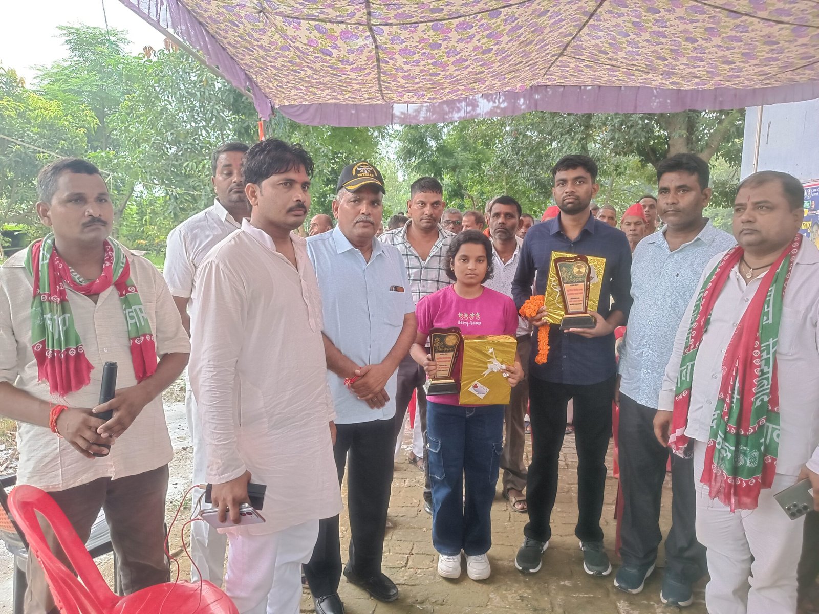 खोन्हौली में प्रतिभाओं का हुआ सम्मान, मेहनत से हर मुकाम हासिल करना संभव-गौरीशंकर गुप्ता उर्फ फौजी भईया